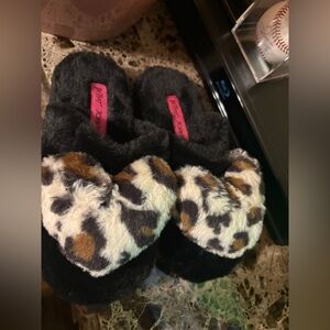 Betsey Johnson Leopard Print Fuzzy Slippers Brand New